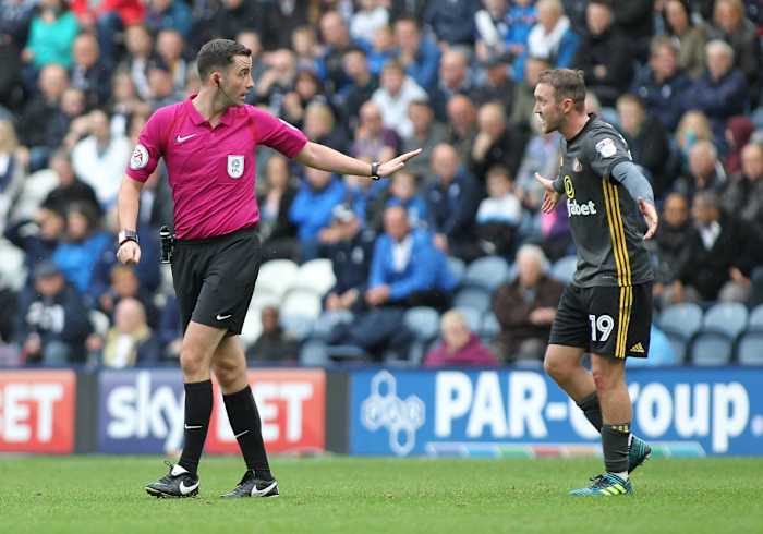 Aiden McGeady appealing to Kavanagh for a foul in the Championship game against Preston.